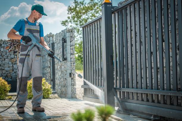 Best Animal Enclosure Cleaning  in St Robert, MO